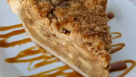 salted-caramel-apple-pie